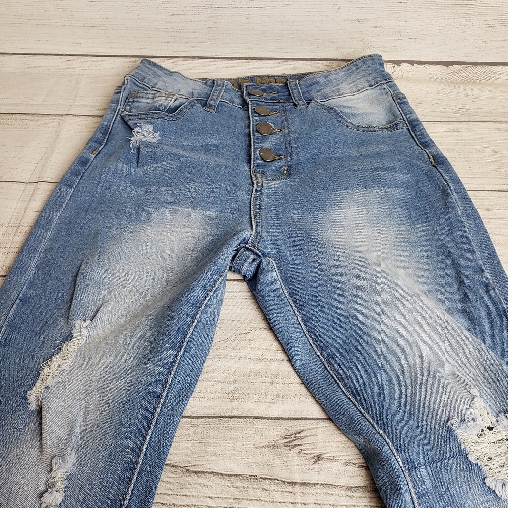 Women's Sz 1 /‎ 2 Distressed VIP Jeans